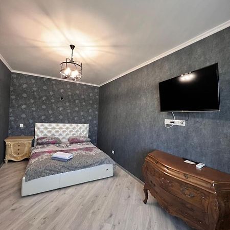 Appartement Уютная 1 Комнатная Квартира На Софии Русовой à Kiev Extérieur photo