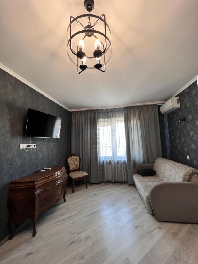Appartement Уютная 1 Комнатная Квартира На Софии Русовой à Kiev Extérieur photo
